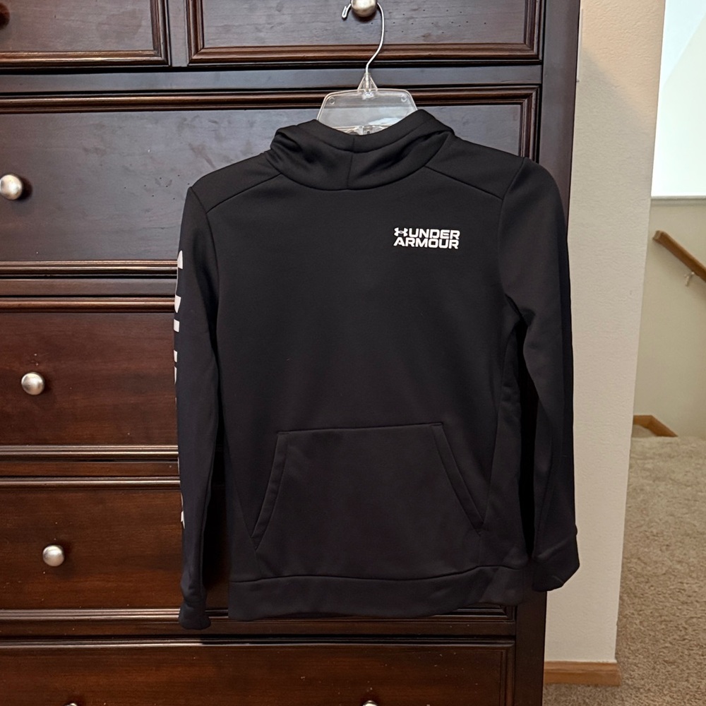NWT Boy’s Under Armour Black Pullover Hoodie
